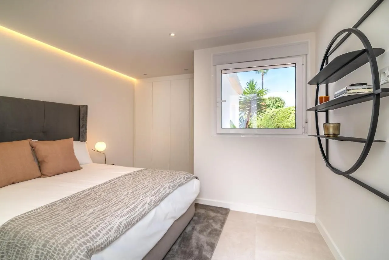 Willa Exclusive House Located In Prime Location Marbella